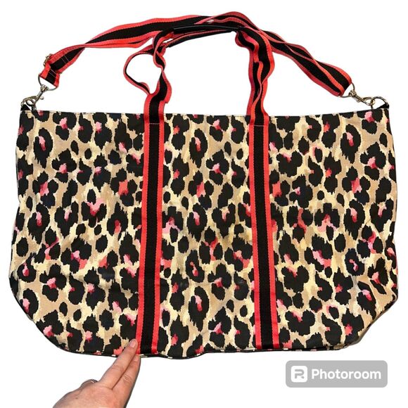 Victorias Secret Womens Large Bag Travel Weekend Leopard Cheetah Animal Print - Picture 11 of 16